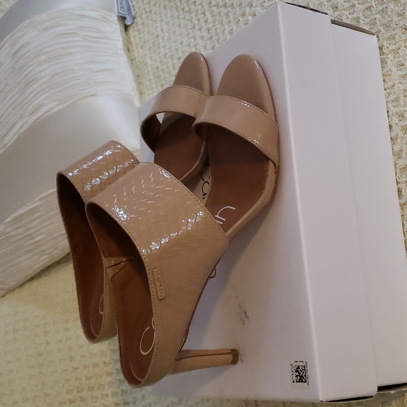 Calvin Klein shoes - Picture 2 of 3